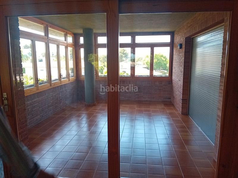 Foto 192990f0-5b5a-4deb-a95b-42452170c18b. Xalet amb xemeneia calefacció aparcament a Palau Girona