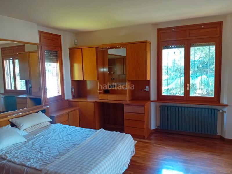 Foto 8019b4d9-88d7-4d84-b3a3-151b2edc75a2. Xalet amb xemeneia calefacció aparcament a Palau Girona