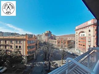 Flat  Gran via de jaume i. Molt bon pis a gran via jaume i de 120m2