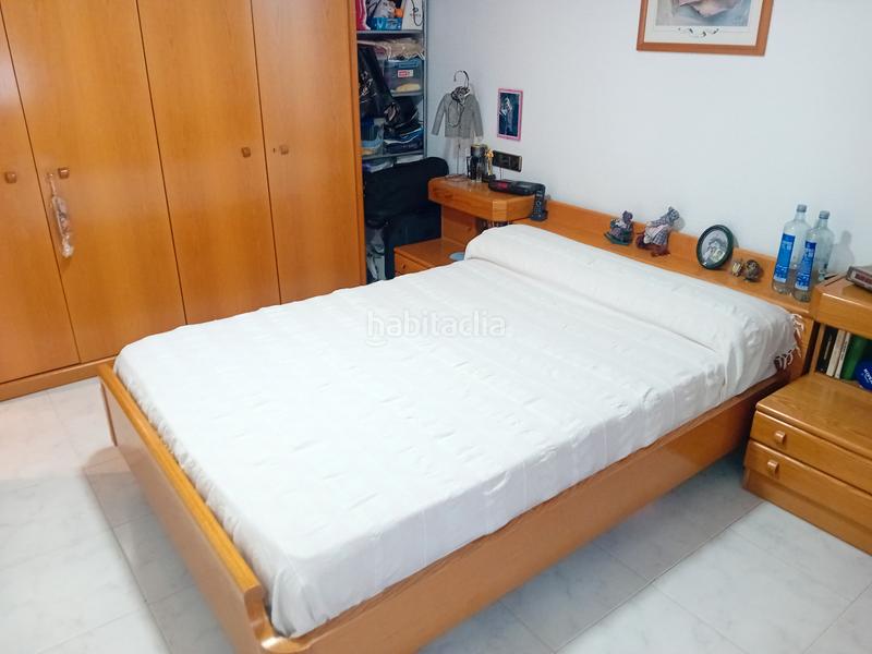 Foto 09593e42-dfd2-4311-92a3-e6a970b9b9ee. Reihenhaus in passeig dels països catalans 112 in Salt