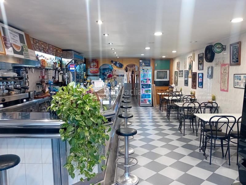 Foto 2a7d5563-3f70-4690-ba74-be4fad82a1dc. Reihenhaus in passeig dels països catalans 112 in Salt