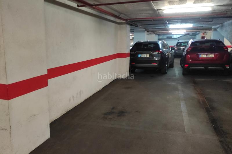 Foto 724cd047-2497-4889-bb0b-419354f493e6. Parking coche plaza de aparcamiento en Sant Antoni Barcelona