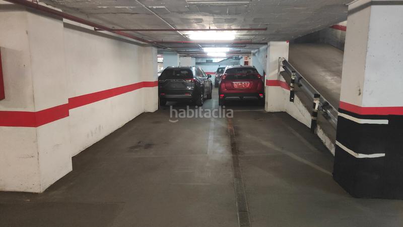 Foto 983e6554-5b46-46da-a8a3-48ddda5ac952. Parking coche plaza de aparcamiento en Sant Antoni Barcelona