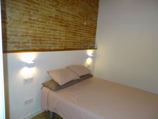 Miete Etagenwohnung  Carrer de joaquín costa. Encantador y espacioso piso