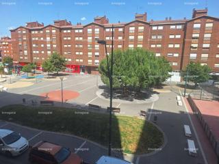 Pis a Trobajo del camino. Zona paraíso cantinas,se vende piso de 3 habitaciones