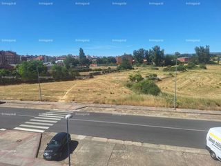 Flat in El Ejido - Santa Ana. Poligono x se vende piso muy soleado 4 habitaciones 2 baños
