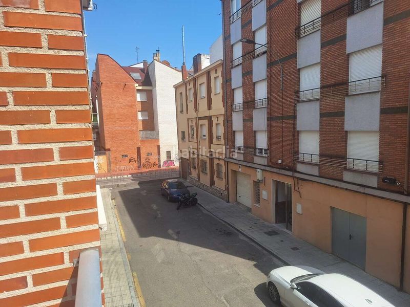 Foto e9be1543-b3ed-4693-9999-8153651b3e87. Pis amb calefacció aparcament a Las Ventas León