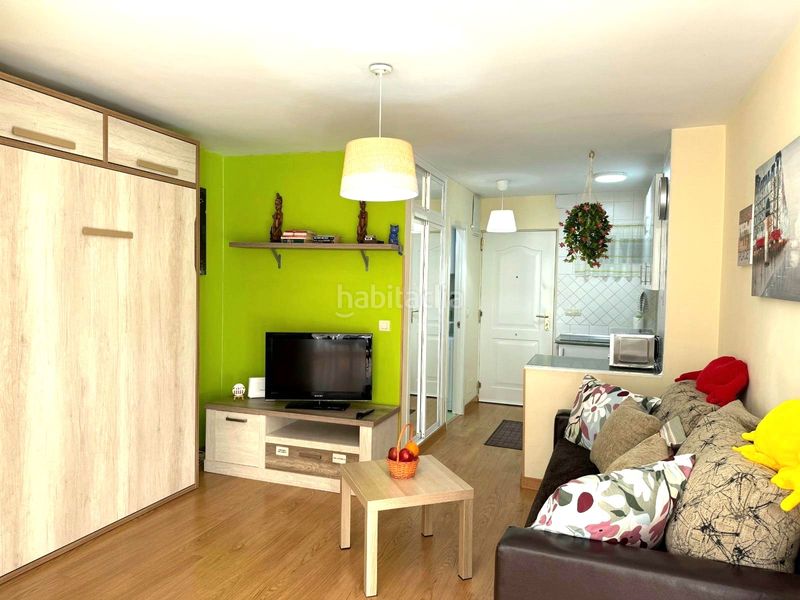 Foto 38946a12-a839-4b26-8a59-ba044dbb652e. Estudi a avenida gamonal 7 a Parque de la Paloma Benalmádena