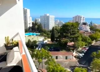 Pis a Avenida de los abedules 3. Ref. 1210  2 dorm. vistas al mar benalmadena costa