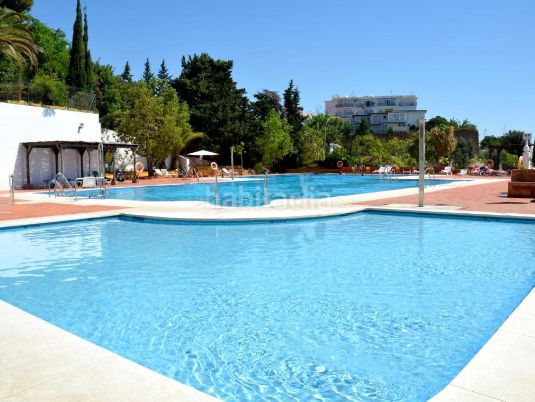 Foto aeb88eec-a158-4d59-af51-153a4edc3b02. Pis amb piscina a El Pinillo Torremolinos