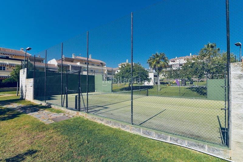 Foto 0a9ab44e-fa5c-4970-8092-631fdf939cb7. Miete erdgeschoss in calle aligustres de baviera 14 in Caleta de Velez