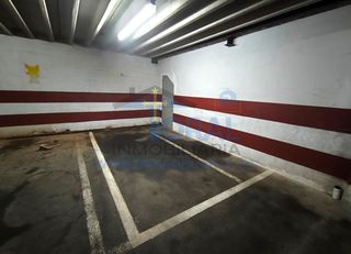 Aparcament cotxe a Calle pacita vigil la guaxa 11. Se vende magnifica plaza de garaje con trastero en el centro de