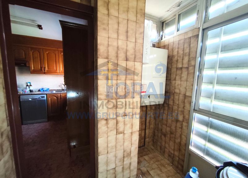 Foto 9596a8fb-7bef-4ec7-bcc9-e29dfc03feea. Piso en calle de ernesto winter 5 vende este piso en Vega, con muchas posibilidades. en Gijón