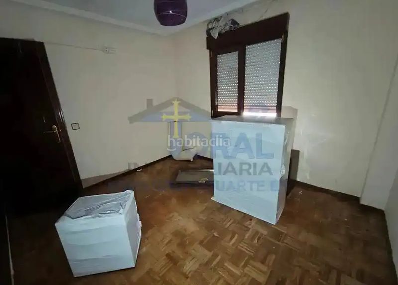 Foto c72e2817-4c57-497c-ae40-cd3ddd35aea4. Piso en calle de ernesto winter 5 vende este piso en Vega, con muchas posibilidades. en Gijón