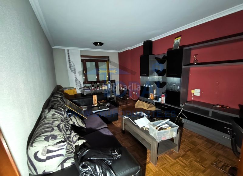 Foto eaccef2f-8eef-4785-9762-d9dbe9a1fb30. Piso en calle de ernesto winter 5 vende este piso en Vega, con muchas posibilidades. en Gijón