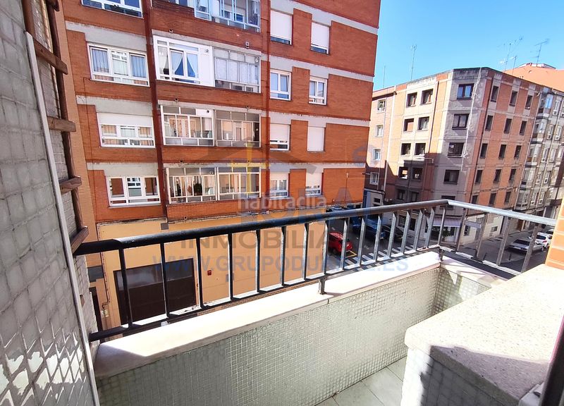 Foto 9fcd4ec8-77bc-463e-a5e8-ce73ea4634c8. Alquiler piso se alquila este estupendo piso en la calle cienfuegos. en Gijón