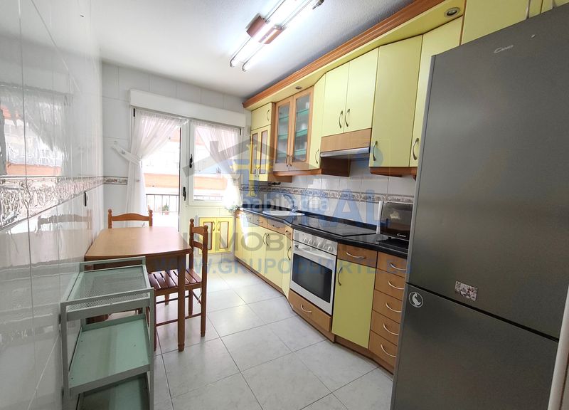 Foto b5e8a014-561a-45bc-a2c3-225685aed9bc. Alquiler piso se alquila este estupendo piso en la calle cienfuegos. en Gijón