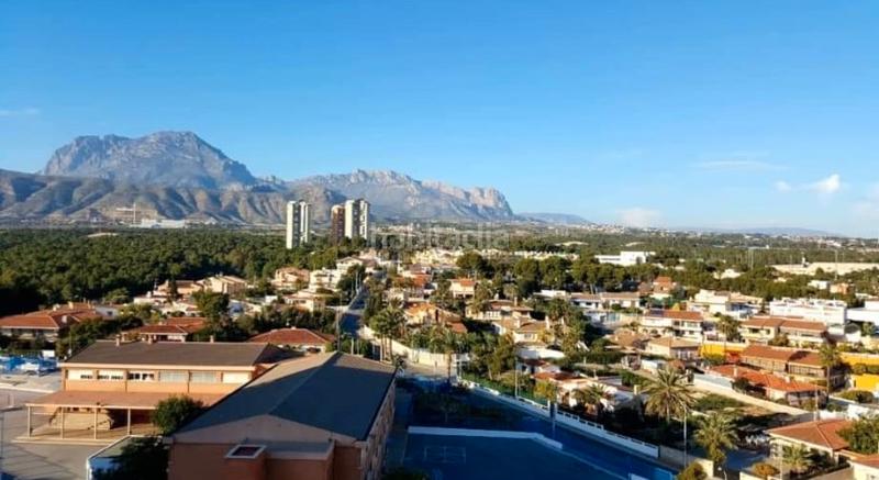 Foto 3fee2de3-7a6e-427c-8a2f-b5f87663cbd4. Pis amb piscina a Foietes Benidorm