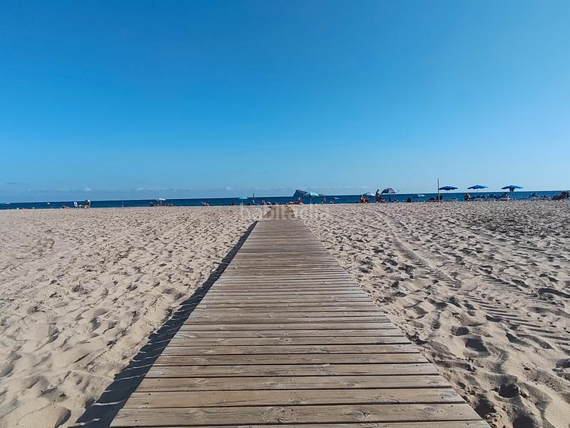 Foto f2cb33d5-55e8-41df-8de3-1c6e24a42c3e. Pis a avenida de la armada española 20 a Playa Poniente Benidorm