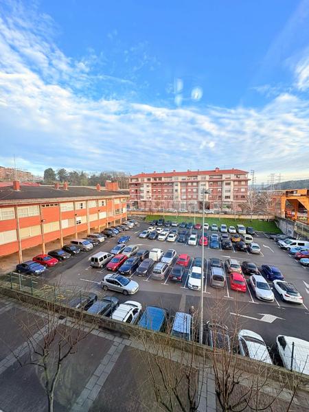 Foto 606aaf5d-b12d-48f9-bf25-75f2158811ea. Piso  en venta en burceña, 2 dormitorios. en Cruces Barakaldo