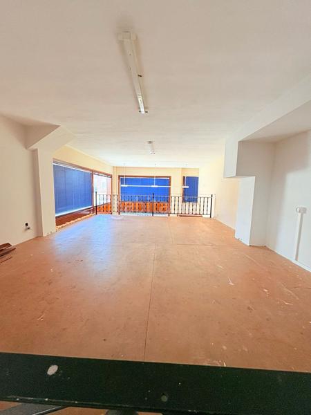 Foto ecb3d3bd-5e1d-4045-b49b-a14a31ea3e2c. Lloguer local comercial a Balmaseda