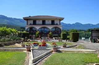 Chalet à Valle de Mena. Chalet en venta en valle de mena, 6 dormitorios.