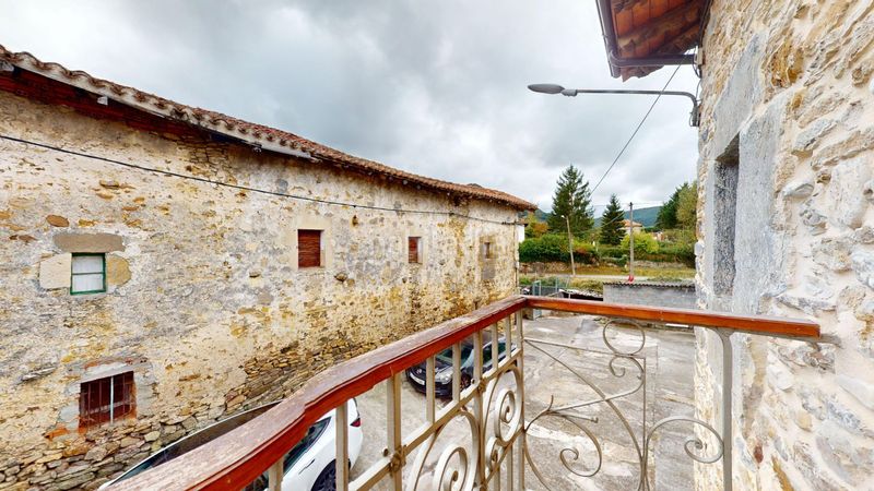 Foto e1b13e13-28e7-4837-9b22-bd421b595e4b. Casa amb calefacció a Valle de Mena