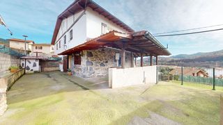 Chalet à Zalla. Chalet en venta en aranguren, 4 dormitorios.