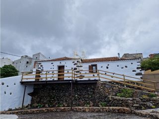 House in Icod de los Vinos pueblo. Encantadora casa canaria con vistas al mar en icod de los vinos