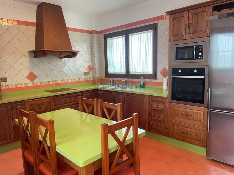 Foto 8b620a5f-21c7-4e5f-8182-818e6be38c57. Chalet con riscaldamento parcheggio piscina in Villanueva De La Concepción