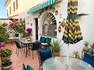 Casa aparellada a La Colina. Impresionante villa reformada a pocos pasos de la playa en torre