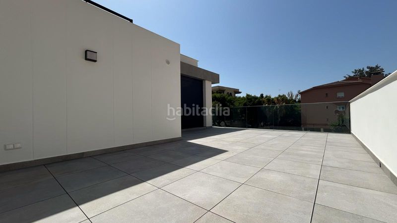 Foto 01a304d1-7579-4efe-b58a-014279239d91. Casa amb aparcament piscina a Limonar Málaga