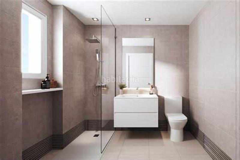 Foto 5d4bc248-120b-4890-bfb8-d3da0e8f759c. Pis amb calefacció aparcament piscina a Poniente-Faro Torre del Mar