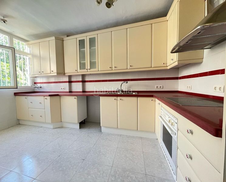 Foto c777aab8-ec4c-4049-bd62-5b475b29ccad. Casa adossada amb aparcament piscina a Montealto - Monterrey Benalmádena