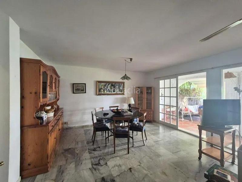 Foto 13d04c0a-1ea6-40a2-b30b-7e21b8c44c96. Casa adossada amb piscina a Los Boliches Fuengirola