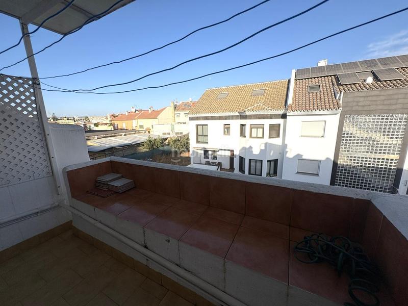 Foto 401849ff-c0a5-4f10-b1f9-ec778dca444d. Casa adossada amb piscina a Los Boliches Fuengirola