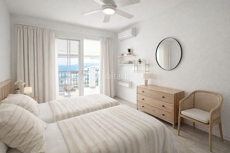 Foto 5cbc6de0-dedb-4912-a07f-155787a0afcc. Casa adossada amb piscina a Los Boliches Fuengirola