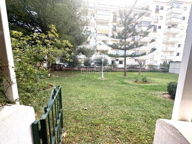 Foto b923c788-ffbb-4777-a89b-08740bf2cc6c. Casa adossada amb piscina a Los Boliches Fuengirola