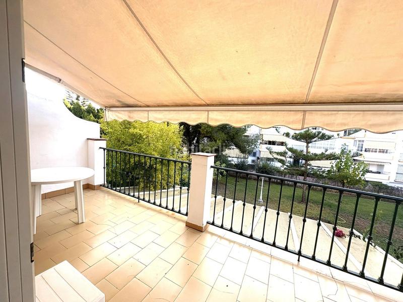 Foto f22851f3-fa0f-465a-8730-69ba7f58120a. Casa adossada amb piscina a Los Boliches Fuengirola