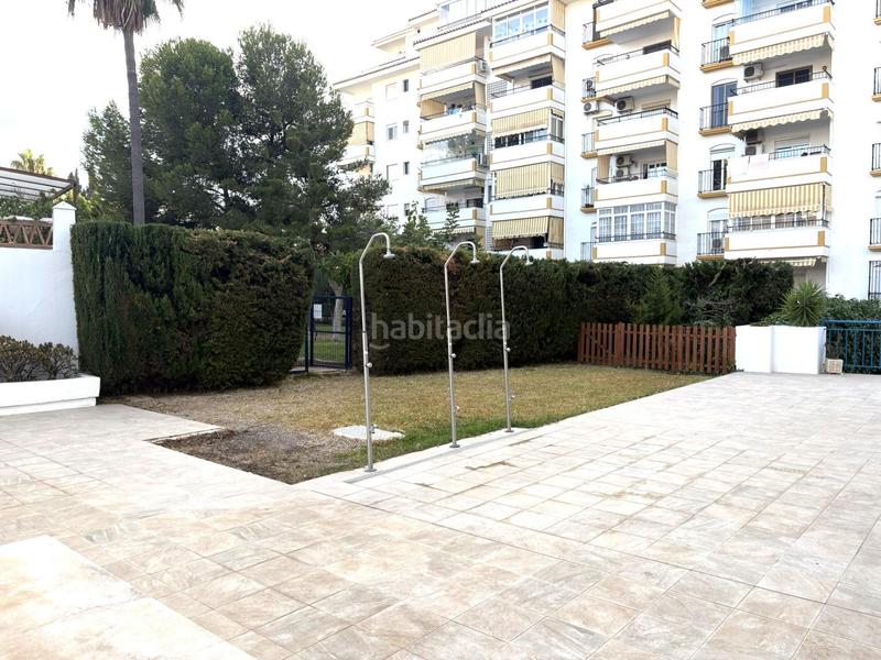 Foto fec25f80-c9cc-4df9-979d-97ac077a3252. Casa adossada amb piscina a Los Boliches Fuengirola