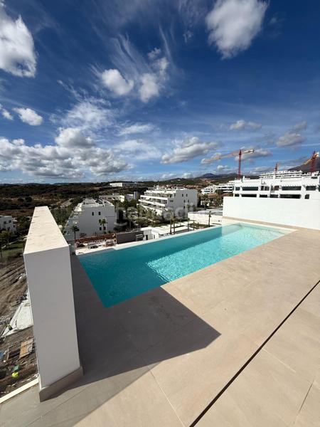 Foto 84389e7d-d94e-458d-a73d-5c7da7c805f9. Àtic amb calefacció aparcament piscina a Guadalobón Estepona