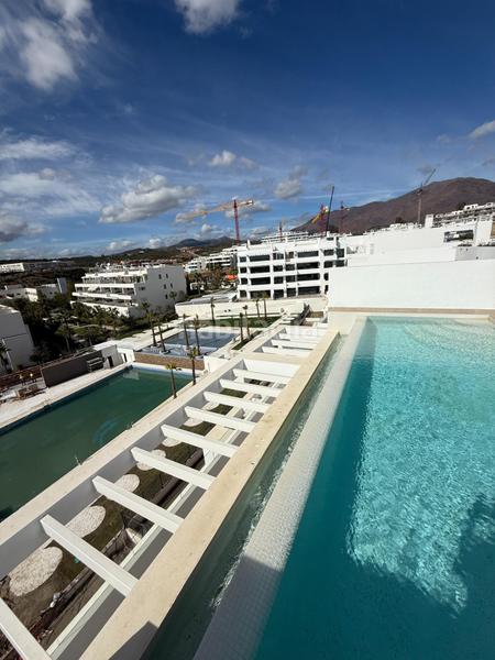 Foto c04733d9-72b6-4b97-9f1b-8bfa0516ac04. Àtic amb calefacció aparcament piscina a Guadalobón Estepona