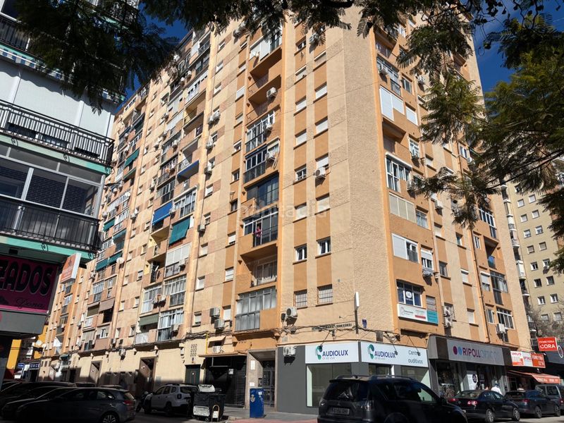 Foto 6fe48238-0758-4062-81a0-61e30a635b4c. Apartament amb aparcament a Parque Ayala - Jardín de la Abadía - Huelín Málaga