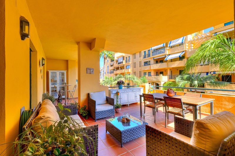Foto 248f687e-b4ae-4ba6-8634-970438260441. Apartament amb aparcament a Nueva Alcántara Marbella