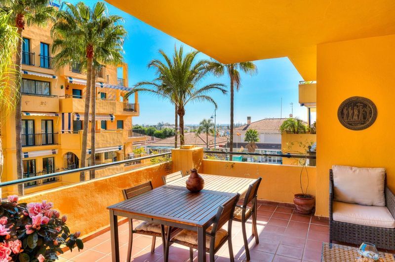 Foto c1232b2c-76b0-46ac-aafb-3f9c34426c46. Apartament amb aparcament a Nueva Alcántara Marbella