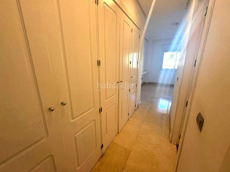 Foto 3d2aef62-ccc2-4599-8580-0cab2ec6e3ac. Apartament amb aparcament piscina a Zona Centro Comercial Torrequebrada Benalmádena