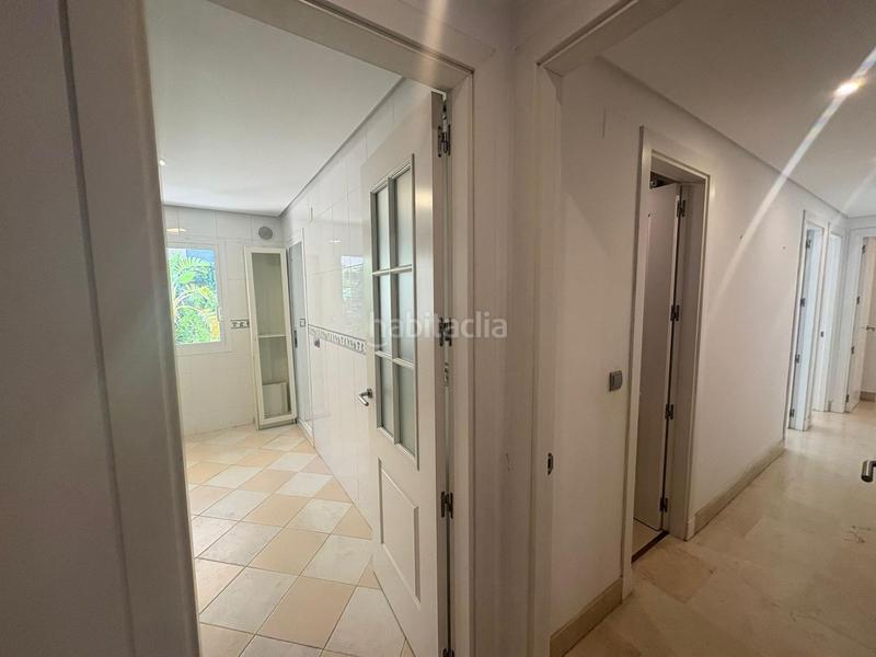 Foto 81eabad8-e71b-4c66-a9c7-9e96906d4f76. Apartament amb aparcament piscina a Zona Centro Comercial Torrequebrada Benalmádena