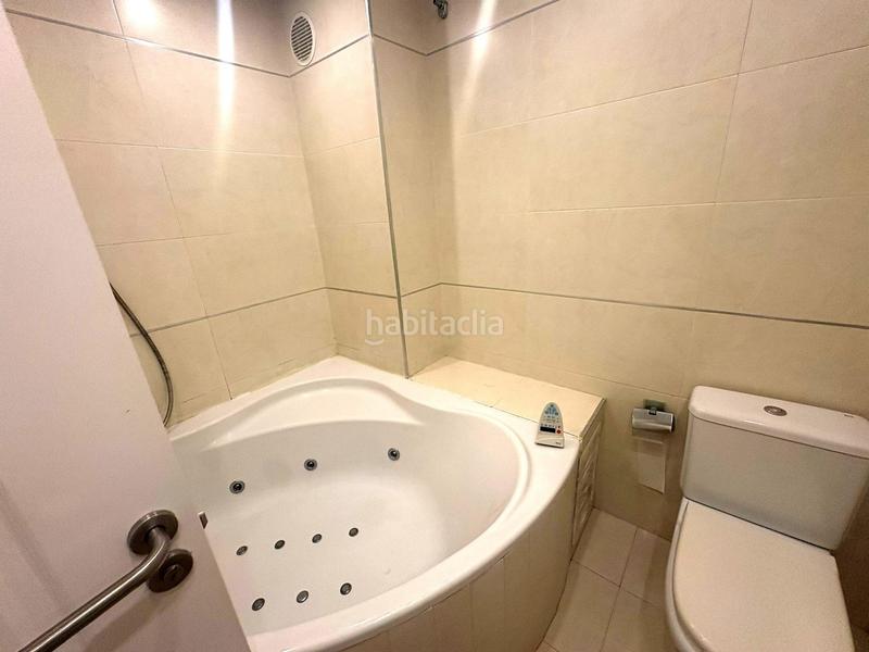Foto 9881f1aa-bbb2-4e4c-8772-4217c1b0467b. Apartament amb aparcament piscina a Zona Centro Comercial Torrequebrada Benalmádena