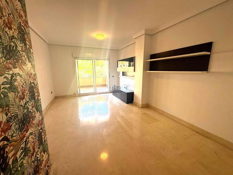 Foto a9cb7015-80c5-4088-90ec-acc0750ba6f1. Apartament amb aparcament piscina a Zona Centro Comercial Torrequebrada Benalmádena