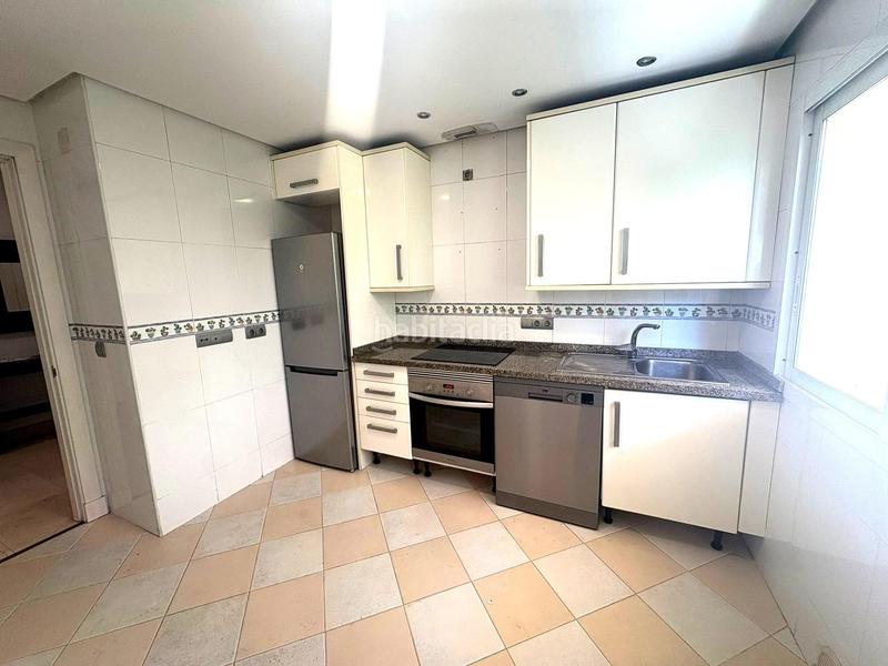 Foto b5b22c8d-95a3-41f5-a688-7e6baa63f423. Apartament amb aparcament piscina a Zona Centro Comercial Torrequebrada Benalmádena